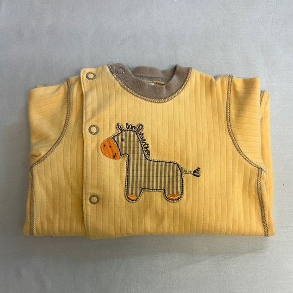 Pekkle - Yellow and tan Zebra Embroidered Baby Onesie sleeper - Picture 1 of 6